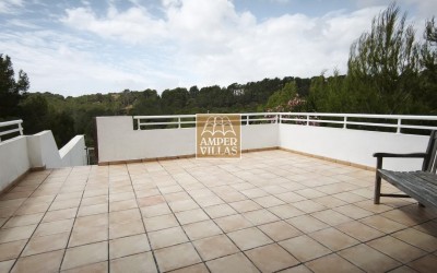 A sunny apartment with lovely wide views and a large terrace.